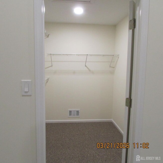 Building Photo - 29 Tall Oaks Ct