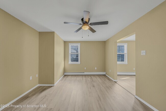 Building Photo - 538 Birch St