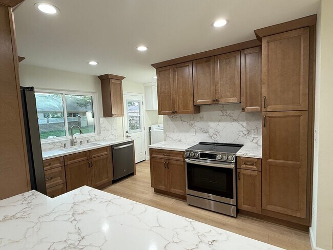 Building Photo - A New El Dorado II just waiting for You