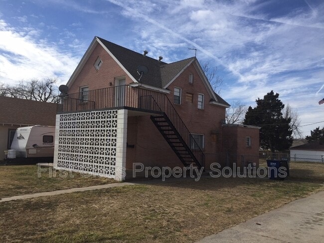 Primary Photo - 704 S Hadden Ave