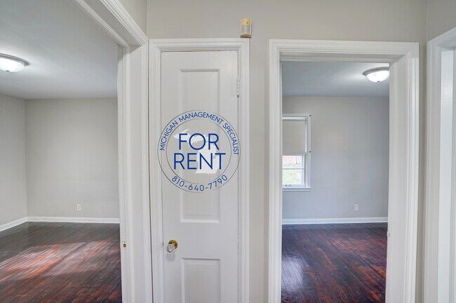 Building Photo - 708 Fremont St