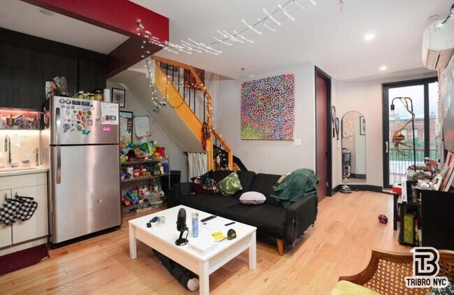Building Photo - 3 bedroom in BROOKLYN NY 11233