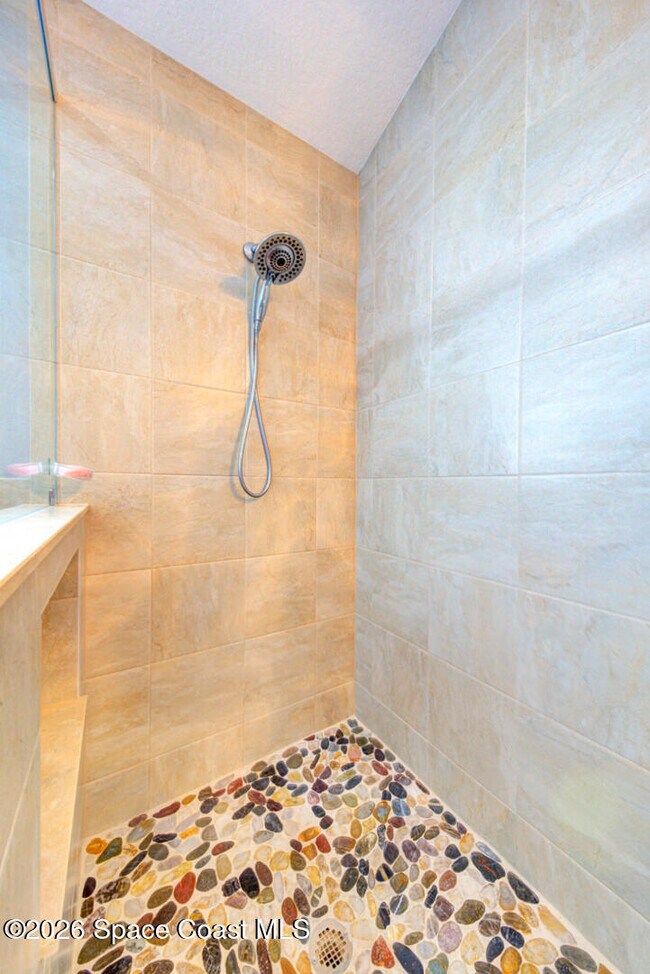 Building Photo - 1937 Golf Vista Blvd