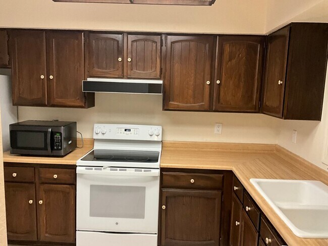 Building Photo - Great 3 bedroom 2 bath very close to Arcadia