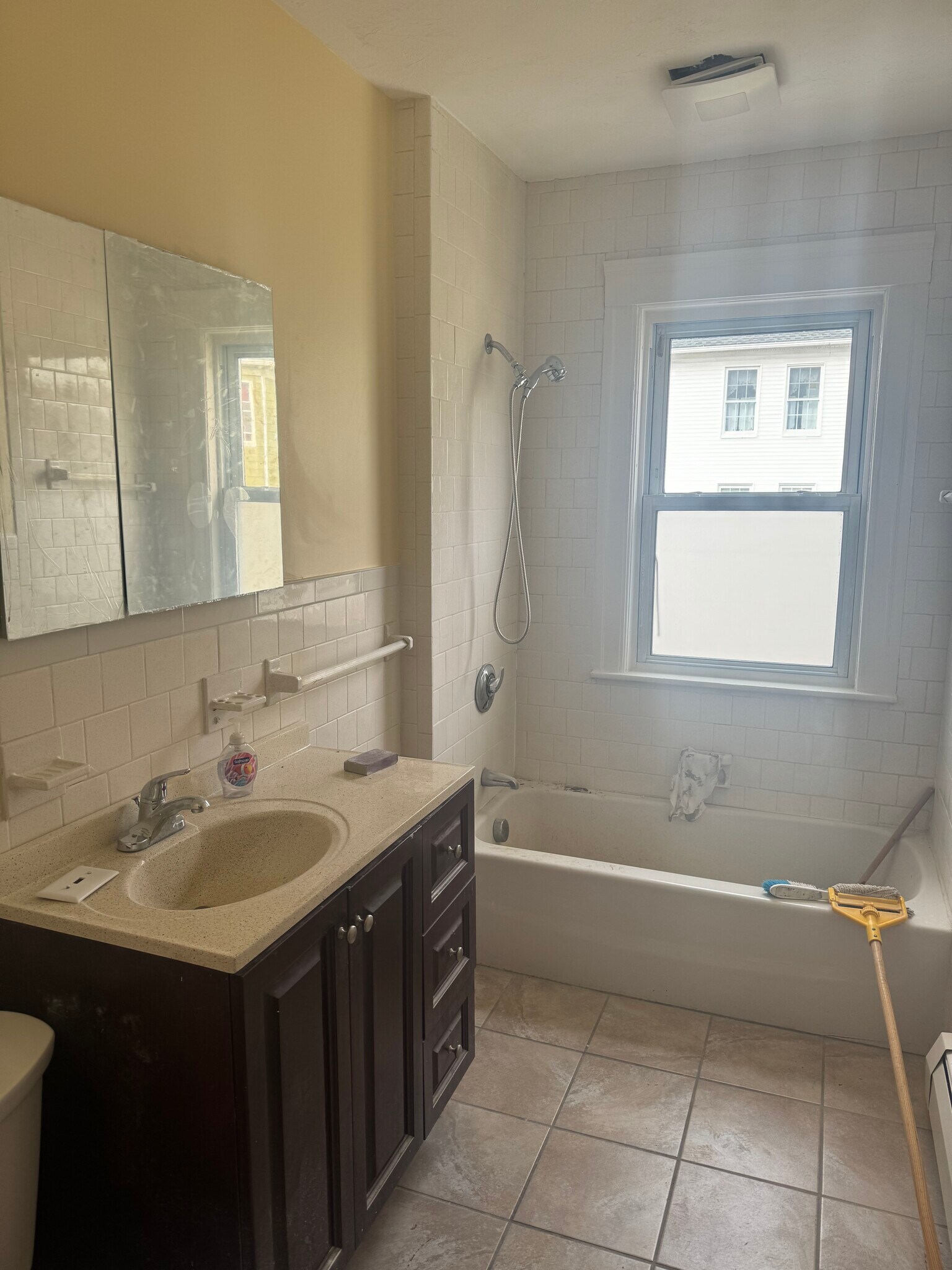 Building Photo - 63 Gates St