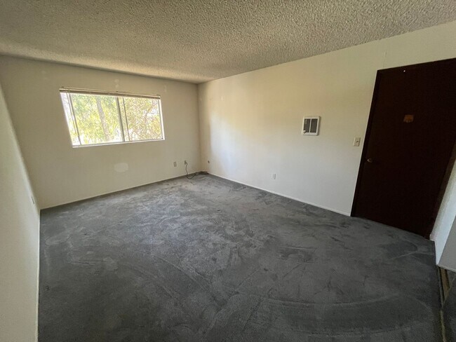 Building Photo - La Jolla Townhome For Rent