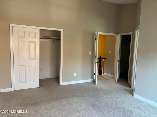 Building Photo - 248 Larchwood Ct