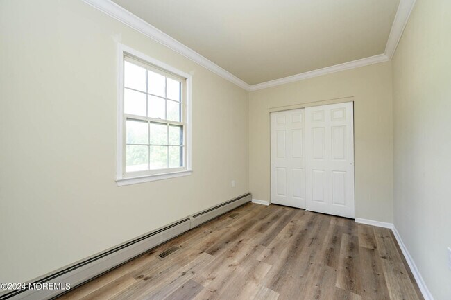 Building Photo - 8 Brandywine Dr