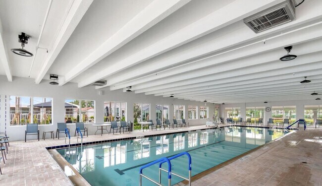 Building Photo - 6165 Sunny Pointe Cir