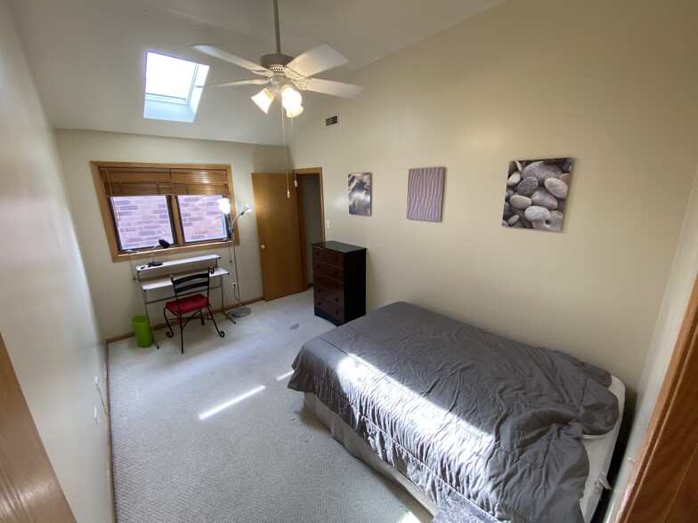 Bedroom 3 - Back - 2442 W Fillmore St