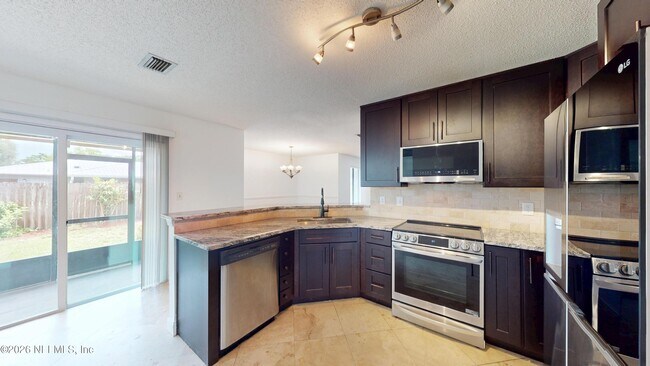 Building Photo - 111 Lobelia Rd