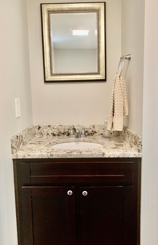 Building Photo - 142 Quincy Shore Dr