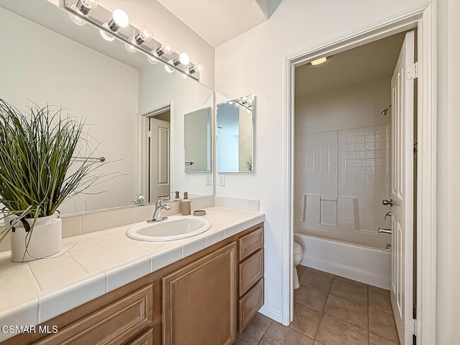 Building Photo - 2930 Esperanza Way