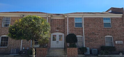 Building Photo - Rental Rate Reduction! 2/2 Colonial Point ...