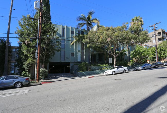 Building Photo - 929 Larrabee Apartments