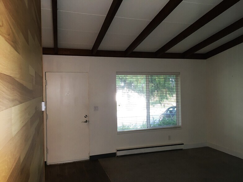 Building Photo - 3604 Butler Dr