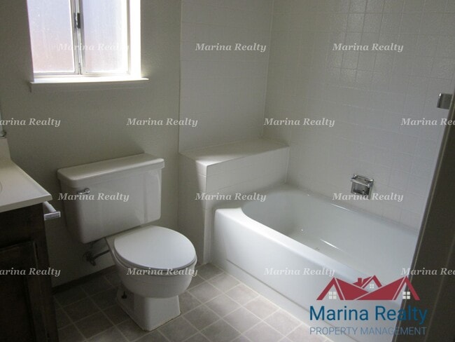 Building Photo - 2 bed 2 bath single family home in established neighborhood in City of Suisun