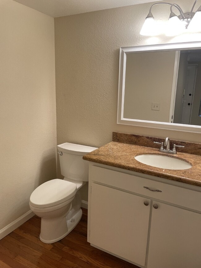 Building Photo - "Charming 3-Bedroom Townhouse with Spacious 1,725 Sq Ft Layout in Martinez, CA – Your Perfect Hom...