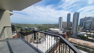 Building Photo - 1560 N Sandburg Terrace