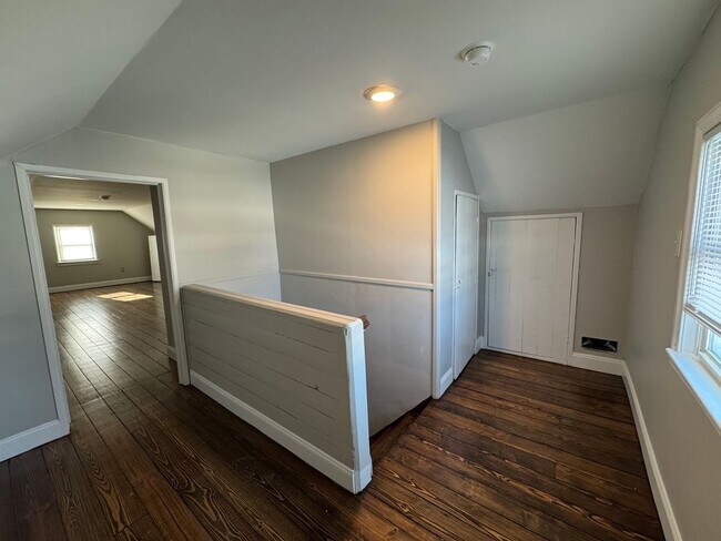 Building Photo - Newly Renovated 3-bedroom, 1-bathroom home with 2 car garage in Bethlehem Township