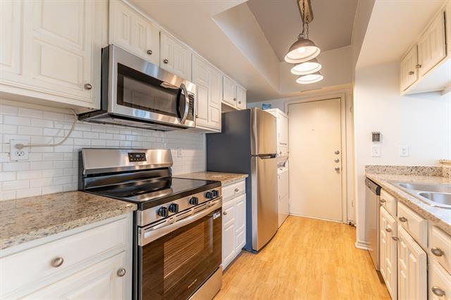 Building Photo - 3105 San Jacinto St