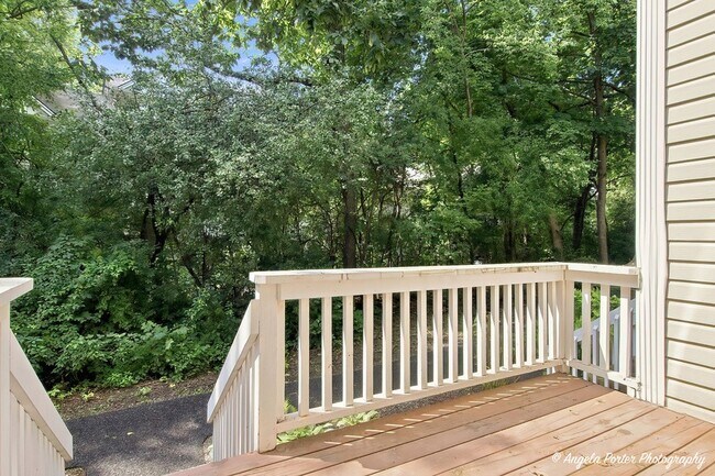 Building Photo - 259 W Whispering Oaks Ln