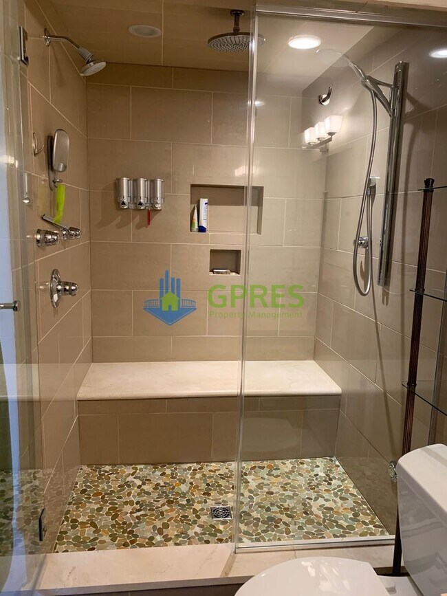 Building Photo - 5425 5th Avenue