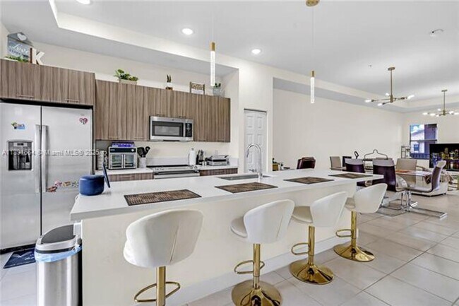 Building Photo - 8045 NW 104th Ave