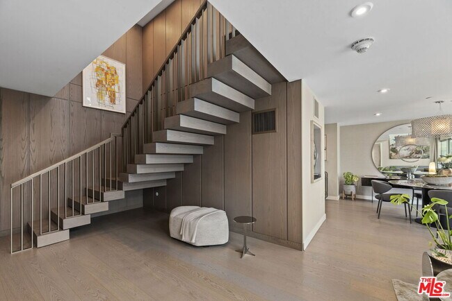 Building Photo - 2025 Ave of the Stars