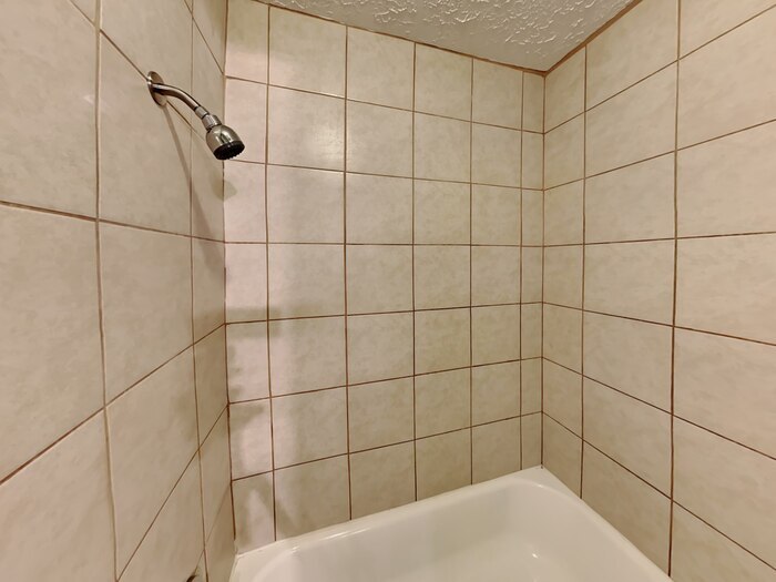 Building Photo - 2142 Oak Shores Dr