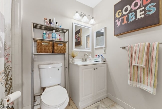 Building Photo - 774 Sassafras Ct