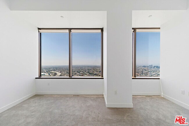 Building Photo - 1100 Wilshire Blvd