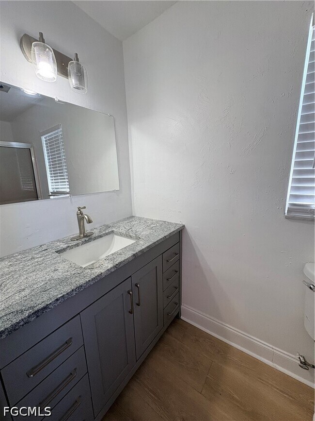 Building Photo - 436 Bayshore Dr