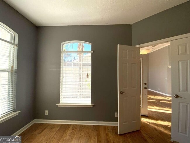 Building Photo - 104 Carrington Way