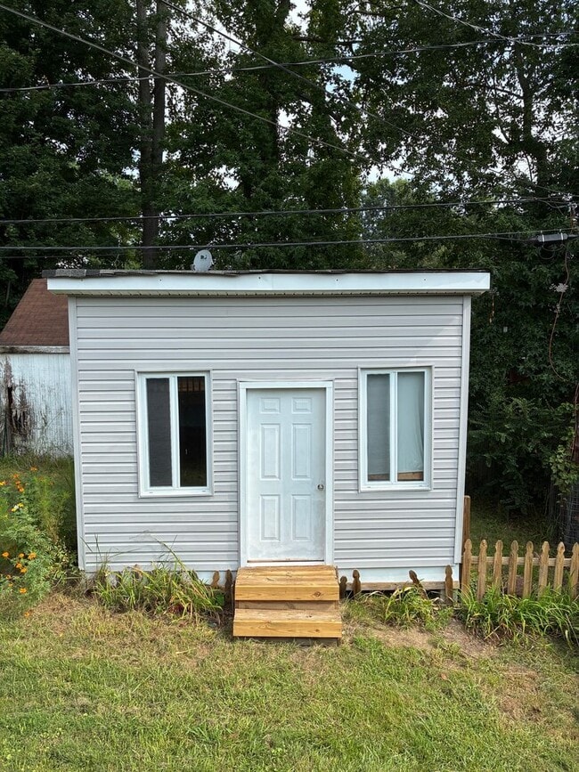 Building Photo - North Beach Bungalow