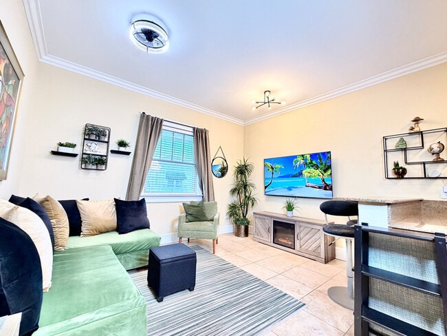 Building Photo - 1301 W Horatio St