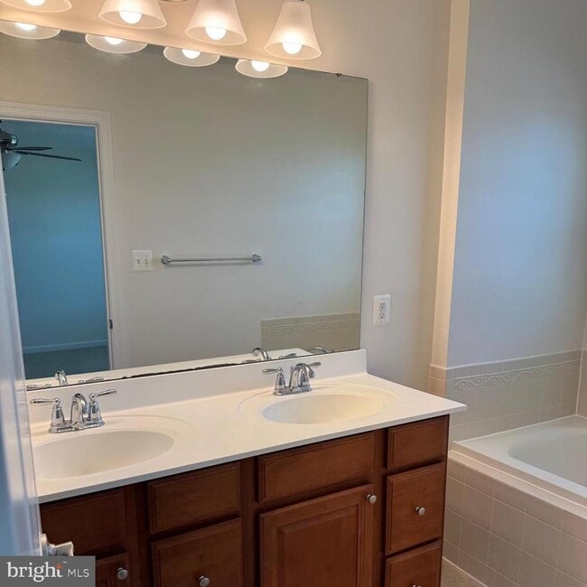 Building Photo - 22851 Chestnut Oak Terrace