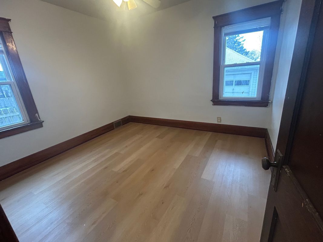 Building Photo - 528 Ontario St