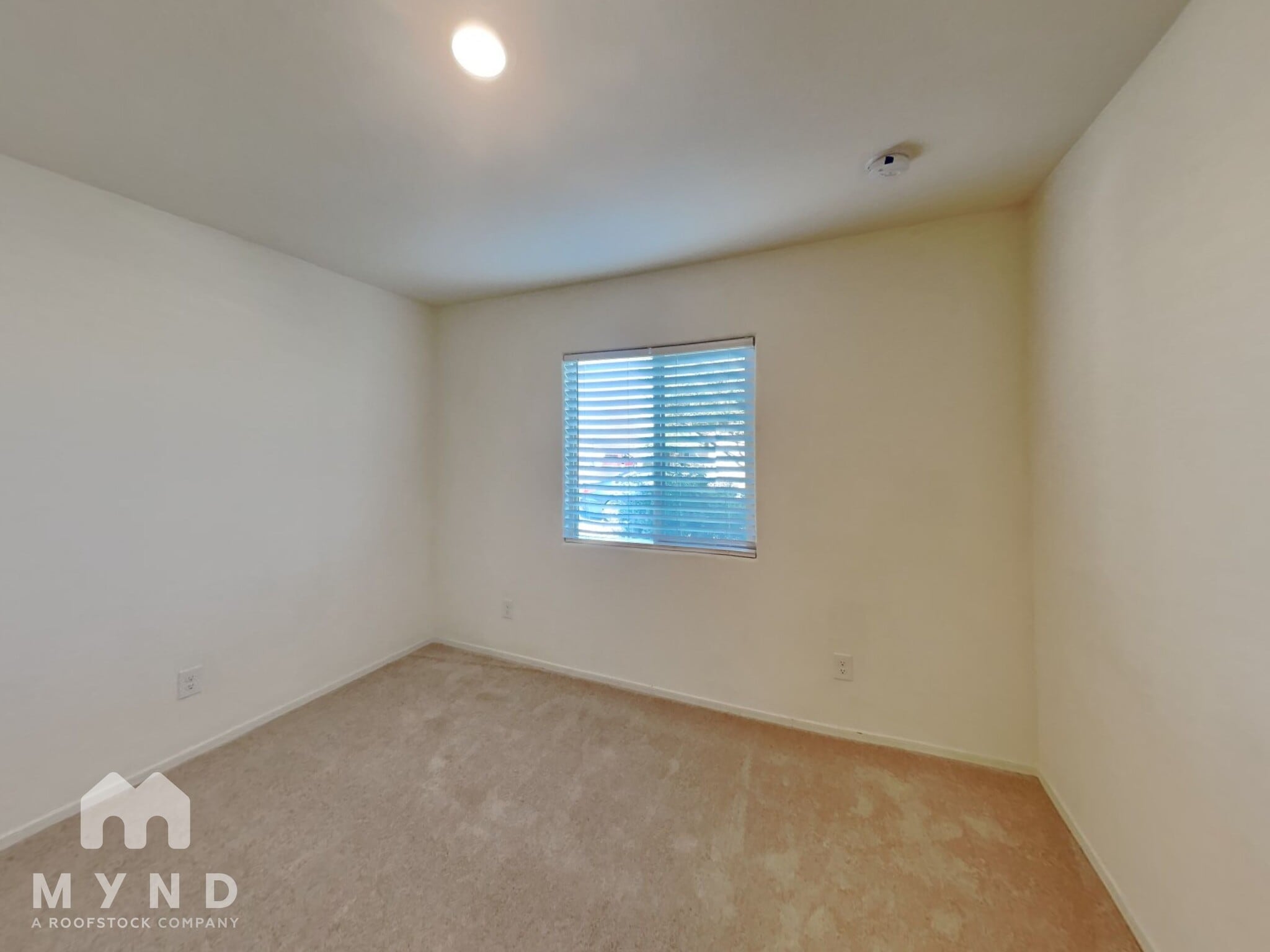 Building Photo - 282 S Oak St