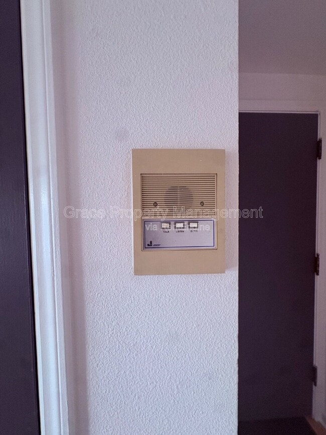 Building Photo - 505 Logan St