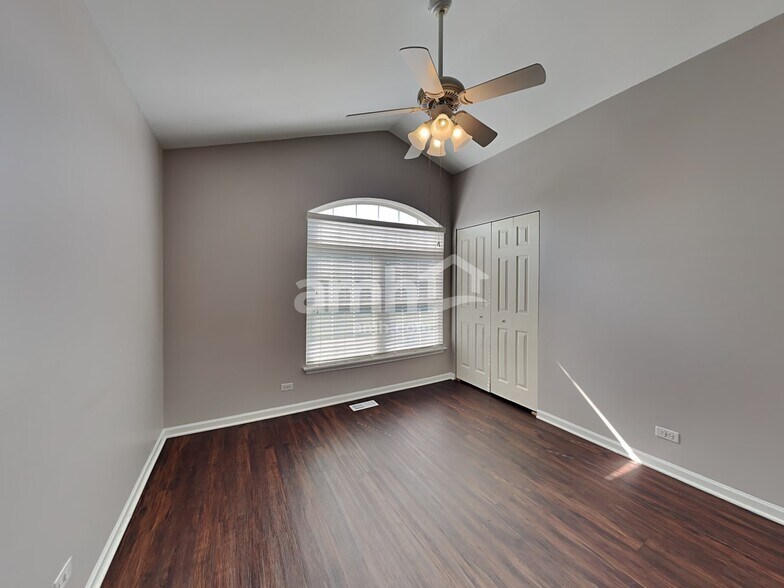 Building Photo - 809 Magnolia Dr