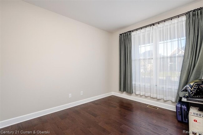 Building Photo - 47749 Fieldstone Dr