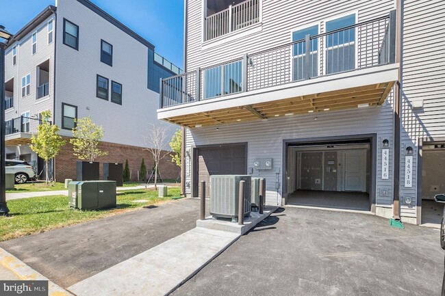 Building Photo - 44514 Wolfhound Sq