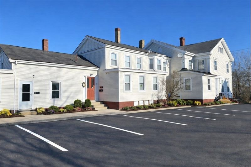 Building Photo - 289 Main St