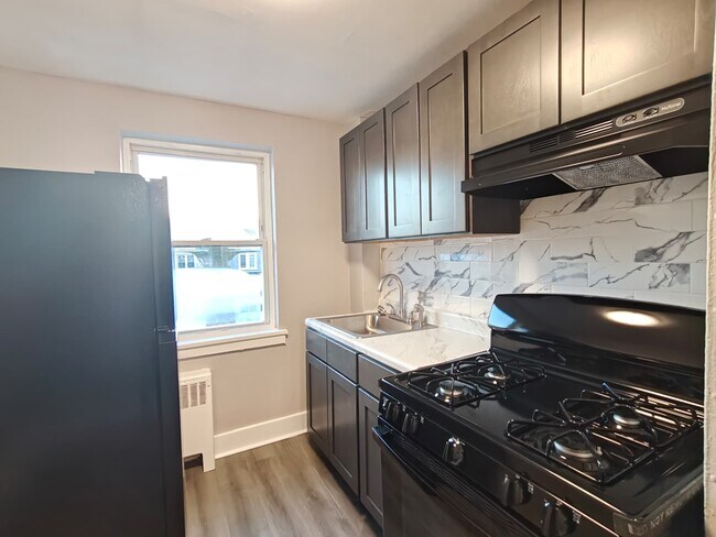 Building Photo - 6760 Blakemore St