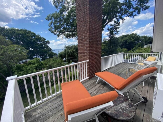 Building Photo - 161 W 15th Ave