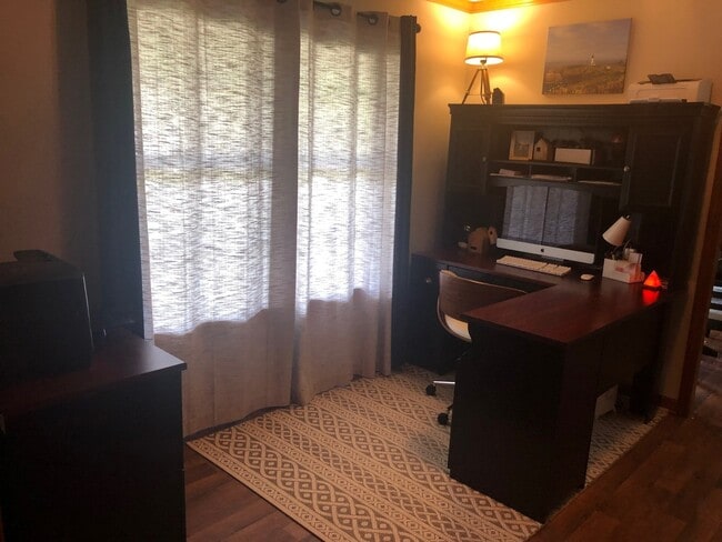 Building Photo - Spacious 3BR 2BA One-level West Knox