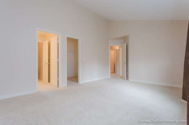 Building Photo - 182 NW 209th Ave