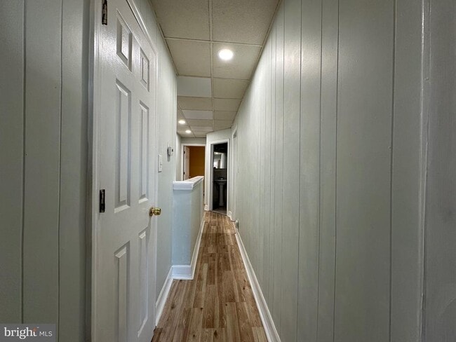 Building Photo - 23 Lily St