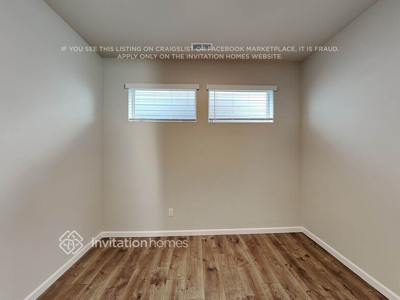 Building Photo - 12606 36th Place NE